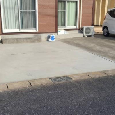 柏市・O様邸 駐車場を拡張し、土間コンクリート舗装にリフォーム。使いやすくストレスフリーのスペースになりました 柏市・O様邸 駐車場を拡張し、土間コンクリート舗装にリフォーム。使いやすくストレスフリーのスペースになりました