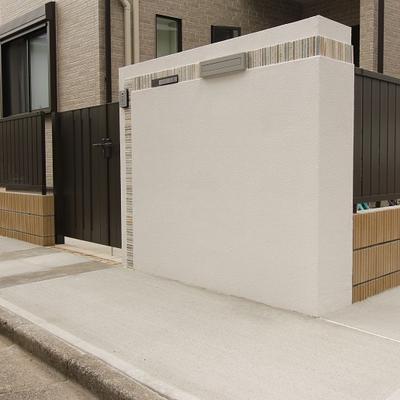 船橋市 I様邸 アイボリーホワイトをベースに品よくナチュラルにデザインした、2世帯住宅のエクステリア 船橋市 I様邸 アイボリーホワイトをベースに品よくナチュラルにデザインした、2世帯住宅のエクステリア