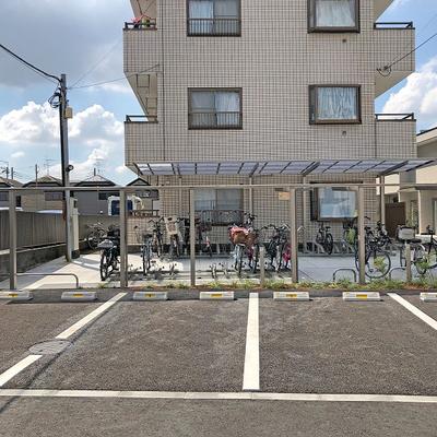 江戸川区 アパートメントのエクステリア〜スタイリッシュな「フーゴF」で、屋根付きの駐輪場にリニューアル 江戸川区 アパートメントのエクステリア〜スタイリッシュな「フーゴF」で、屋根付きの駐輪場にリニューアル