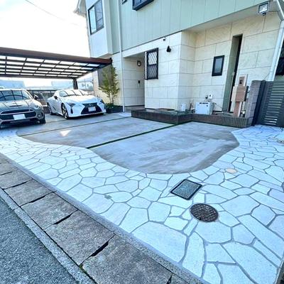 柏市 K様邸 土間コンクリートの駐車場をホワイトの乱形石でアレンジ。「マイポートNext・ワイドタイプ」も新設して品格あるファサードに! 柏市 K様邸 土間コンクリートの駐車場をホワイトの乱形石でアレンジ。「マイポートNext・ワイドタイプ」も新設して品格あるファサードに!