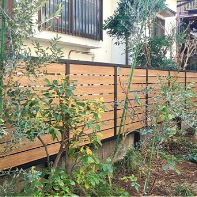 柏市B様邸 プライバシーを守る「フェンスAB」でイメージを一新!緑が映える、明るくナチュラルなお庭に 柏市B様邸 プライバシーを守る「フェンスAB」でイメージを一新!緑が映える、明るくナチュラルなお庭に