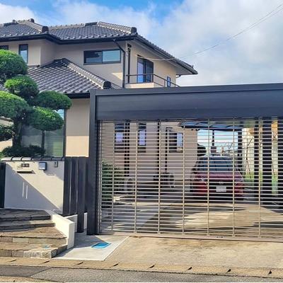 柏市K様邸 「カーポートSC」のラインライトが幻想的な夜景を演出!ワイドシャッターで防犯性も高めたクローズエクステリア 柏市K様邸 「カーポートSC」のラインライトが幻想的な夜景を演出!ワイドシャッターで防犯性も高めたクローズエクステリア